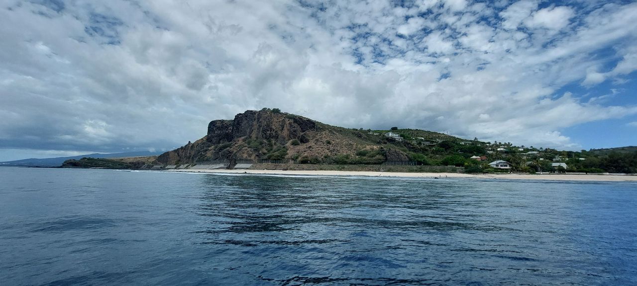 Le littoral réunionnais vu depuis la mer